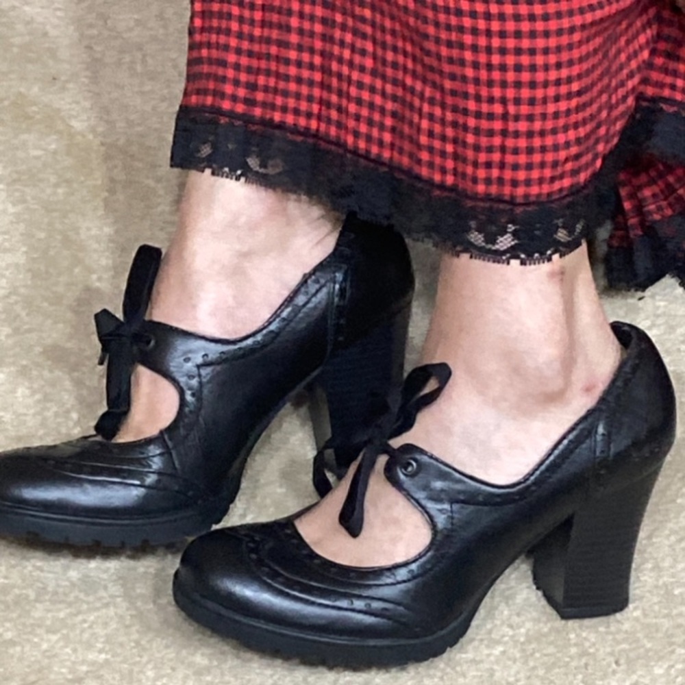 VTG B.O.C 90’s Black Leather Mary Jane Chunky Platform Heels Laced Pumps Size 8